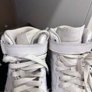 WOMENS AIR FORCE 1 MID